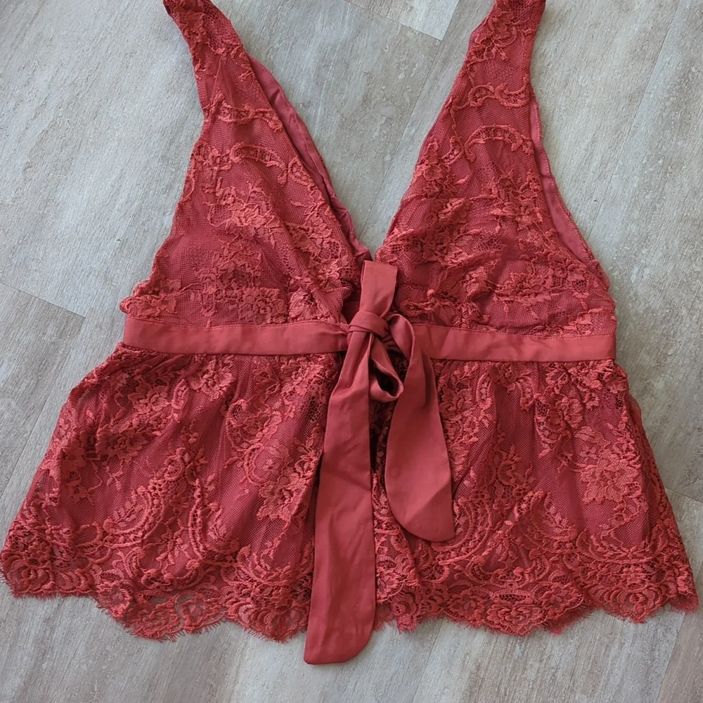 🆕🌿FREE PEOPLE LACE TOP🌿 - Picture 4 of 7
